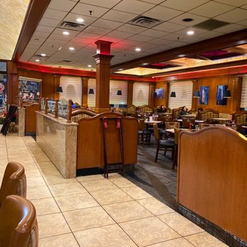 Greenvale Townhouse Restaurant - Spacious Dining Room - Diners Near Me - Greenvale, New York Greenvale Townhouse Restaurant - Spacious Dining Room - Diners Near Me - Greenvale, New York