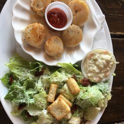 The Captain's Table - Scallops and salad - yum