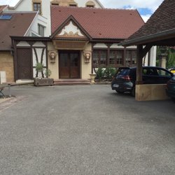 Chez Julien - Entrance to the restaurant