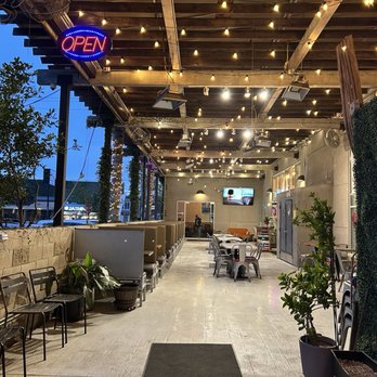 Dinah's Comfort Kitchen - Outdoor patio - Waffles Near Me - Culver City, California Dinah's Comfort Kitchen - Outdoor patio - Waffles Near Me - Culver City, California