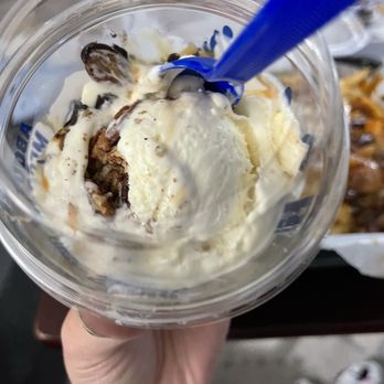 Culver's - Turtle Vanilla Custard - Fast Food Near Me - Madison, Wisconsin