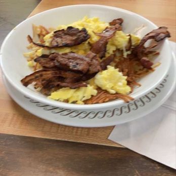 Waffle House - American Near Me - Gulf Breeze, Florida