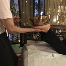 Baan Thai - Stimolazione della pianta del piede con le campane tibetane - Massaggi Near Me - Roma, RM
