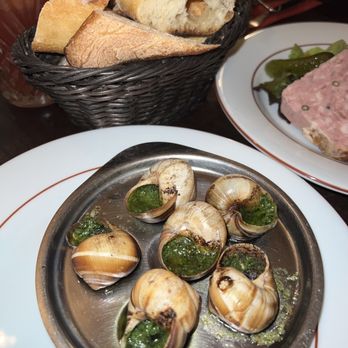 Le Brise Miche - Escargot - Wine Bars Near Me - Paris, 75 Le Brise Miche - Escargot - Wine Bars Near Me - Paris, 75