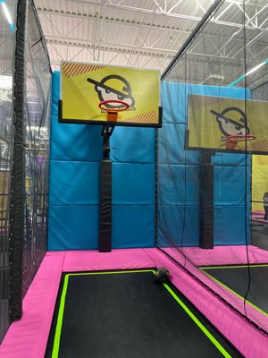 URBAN AIR TRAMPOLINE AND ADVENTURE PARK - Updated July 2024 - 10 Photos