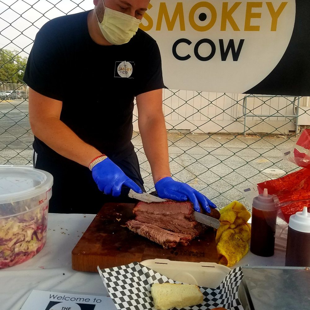 The Smokey Cow - Slicing that juicy Brisket - Pop-Up Restaurants Near Me - Burbank, California