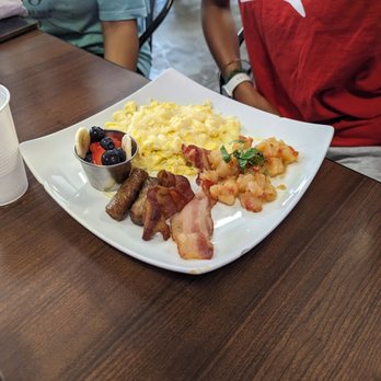 Con Huevos - Cheese eggs, potato, bacon , sausage - Breakfast & Brunch Near Me - Hawthorne, California