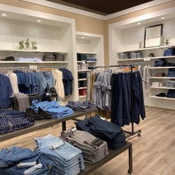 Banana Republic Factory Store