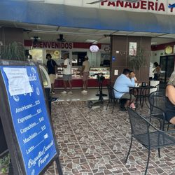 Panificacion Castillo - Outside and sitting area