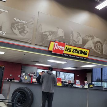 Les Schwab Tire Center - When your tire pressure light comes on in the middle of a road trip... - Tires Near Me - Arlington, Washington Les Schwab Tire Center - When your tire pressure light comes on in the middle of a road trip... - Tires Near Me - Arlington, Washington