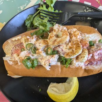 Lobster-Guys - Maine style lobster roll - Seafood Near Me - Pasadena, California