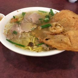 The small fuk kien noodle with shrimp cracker. The small fuk kien noodle with shrimp cracker.