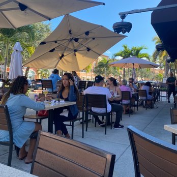 Tommy Bahama Marlin Bar - Outdoor seating on a beautiful day! - Seafood Near Me - Estero, Florida Tommy Bahama Marlin Bar - Outdoor seating on a beautiful day! - Seafood Near Me - Estero, Florida