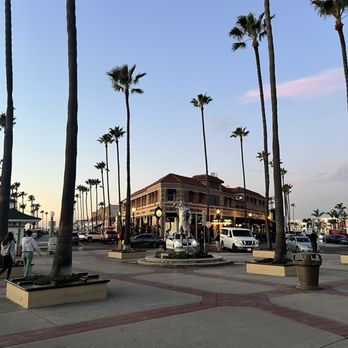 Newport Pier - Landmarks & Historical Buildings Near Me - Newport Beach, California