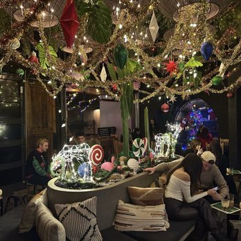 Todo Bien - Absolutely beautiful holiday décor - Tiki Bars Near Me - Las Vegas, Nevada Todo Bien - Absolutely beautiful holiday décor - Tiki Bars Near Me - Las Vegas, Nevada