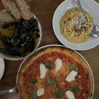 Marina - Steamed mussels, carbonara and pizza - Italian Near Me - Pasadena, California