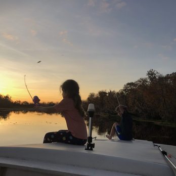 Tiny Houseboat Adventures - Boating Near Me
