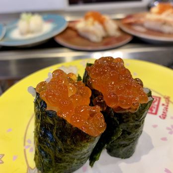 元祖寿司 新宿南口駅前店 79 Photos Conveyor Belt Sushi 代々木2 8 5 渋谷区 東京都 Japan Restaurant Reviews Phone Number Yelp