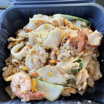 Thai Mee Up - Pad See Ew (shrimp) - Food Trucks Near Me - Kahului, Hawaii Thai Mee Up - Pad See Ew (shrimp) - Food Trucks Near Me - Kahului, Hawaii