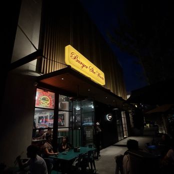 Burger She Wrote - Outside of restaurant - Burgers Near Me - Sherman Oaks, California