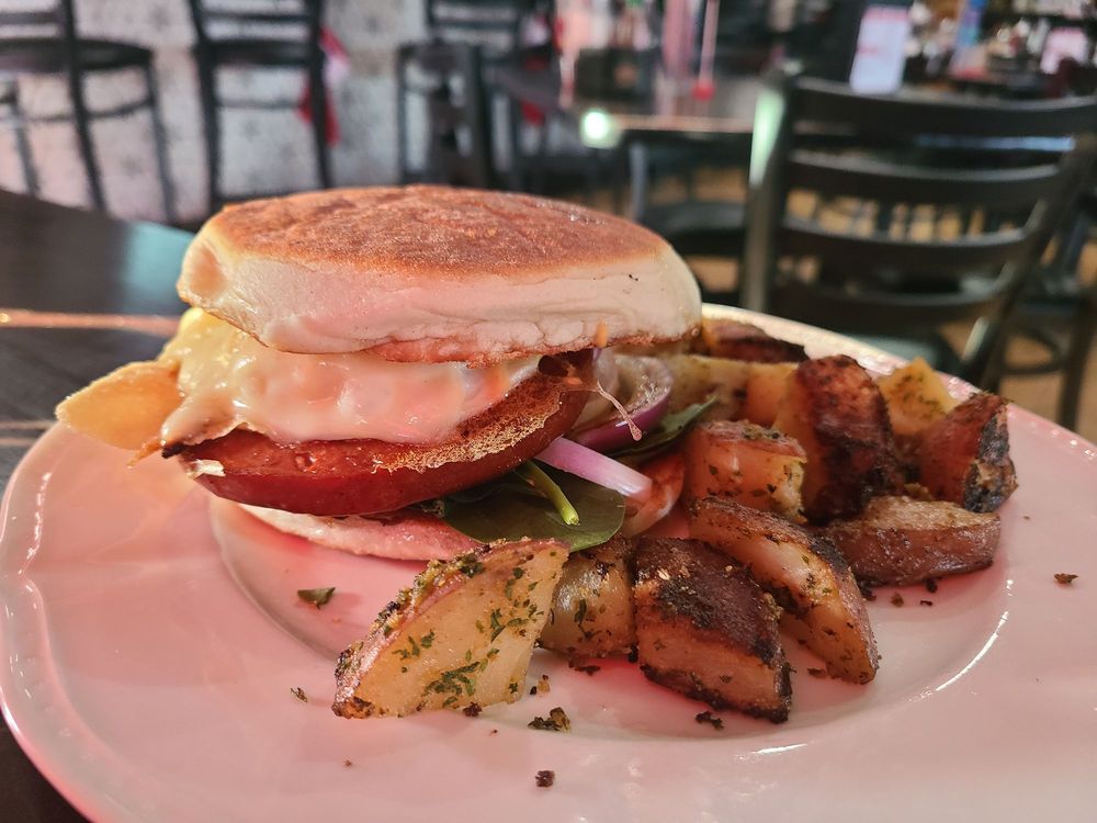 Social spots from toast n' tap