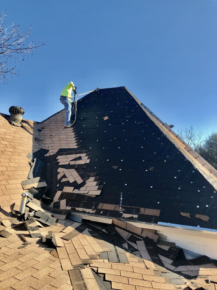 Slide of Juarez Roofing