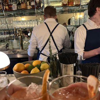 Bar Sinizki - Gin cocktail - Bars Near Me - Los Angeles, California
