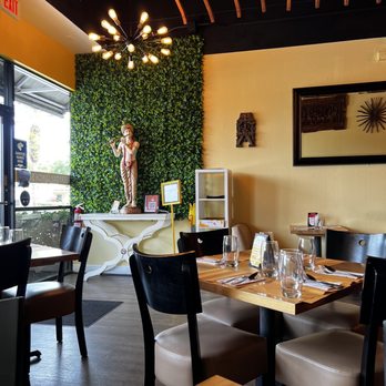 The Madras Cafe - a view of the dining room - Indian Near Me - Orlando, Florida The Madras Cafe - a view of the dining room - Indian Near Me - Orlando, Florida