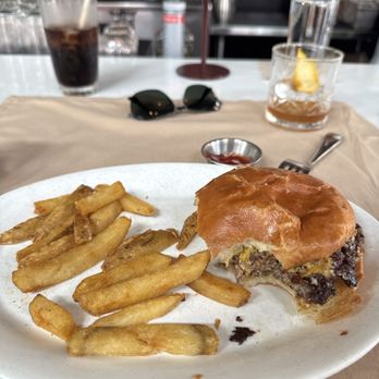 Anthem - Anthem smash burger - American Near Me - Omaha, Nebraska Anthem - Anthem smash burger - American Near Me - Omaha, Nebraska