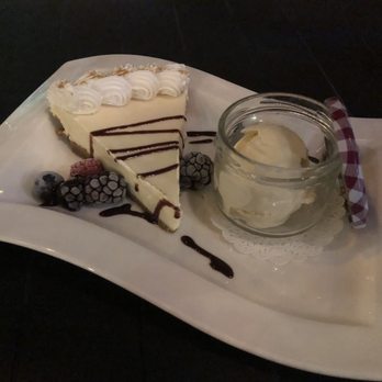 LA VACA TINTA - Key lime pie and ice cream - Argentine Near Me - Cabo San Lucas, BCS