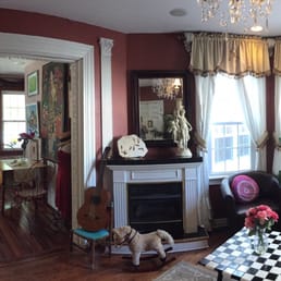 The beautiful lobby. There's a coffee bar down here in the morning.