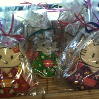 Liliha Bakery - Bakeries Near Me - Honolulu, Hawaii