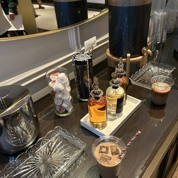 Kimpton Gray Hotel - Free iced coffee! - Venues & Event Spaces Near Me - Chicago, Illinois
