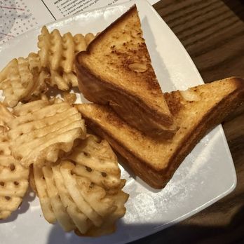 Malone's Bar & Grill - Kids Grilled Cheese - New American Near Me - Maple Grove, Minnesota