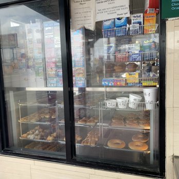 Kinly Donuts - a display case with donuts - Donuts Near Me - Los Angeles, California Kinly Donuts - a display case with donuts - Donuts Near Me - Los Angeles, California
