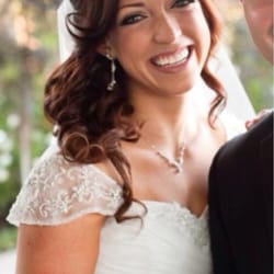 Renée De La Tour - Close up of this beautiful bride! Perfect glow for her special day.
