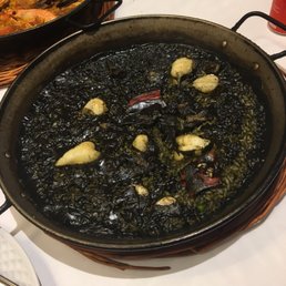 Squid ink paella