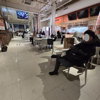 Food Gallery 32 - 3rd floor seating - Food Court Near Me - New York, New York