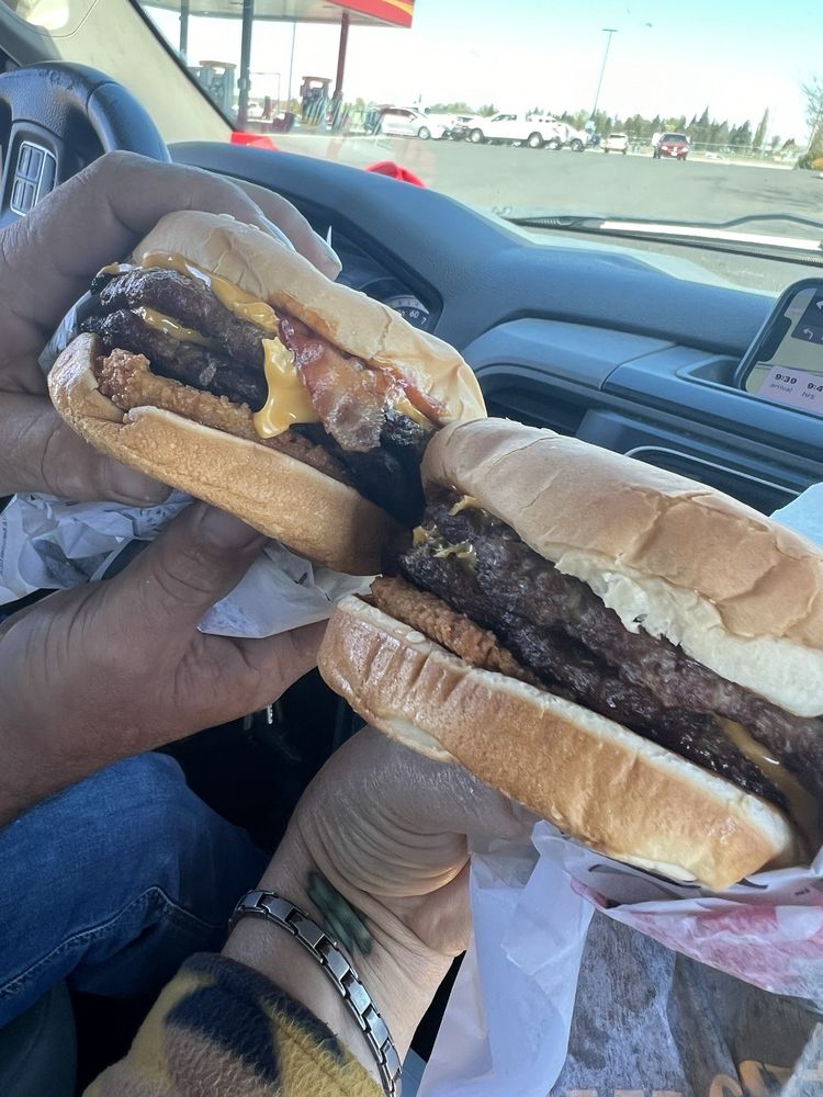 Carl's Jr Logo
