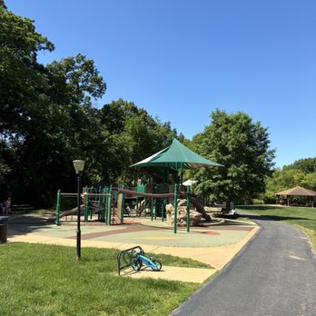 Twin Oaks Park - Parks Near Me - Ballwin, Missouri Twin Oaks Park - Parks Near Me - Ballwin, Missouri