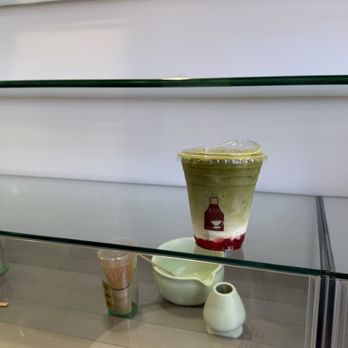 MYX BREW - Strawberry Matcha Latte 12 oz - Coffee & Tea Near Me - Los Angeles, California MYX BREW - Strawberry Matcha Latte 12 oz - Coffee & Tea Near Me - Los Angeles, California