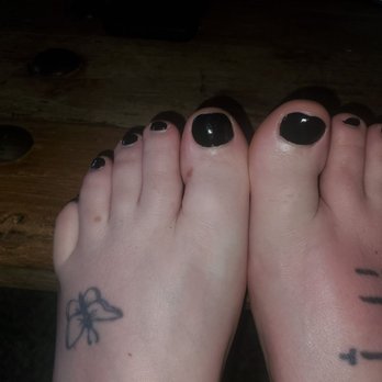 Fashion Nails & Spa - terrible paint chipping already. owner had rude response to me instead of fixing my problems on google!! - Nail Salons Near Me - Saint Charles, Missouri