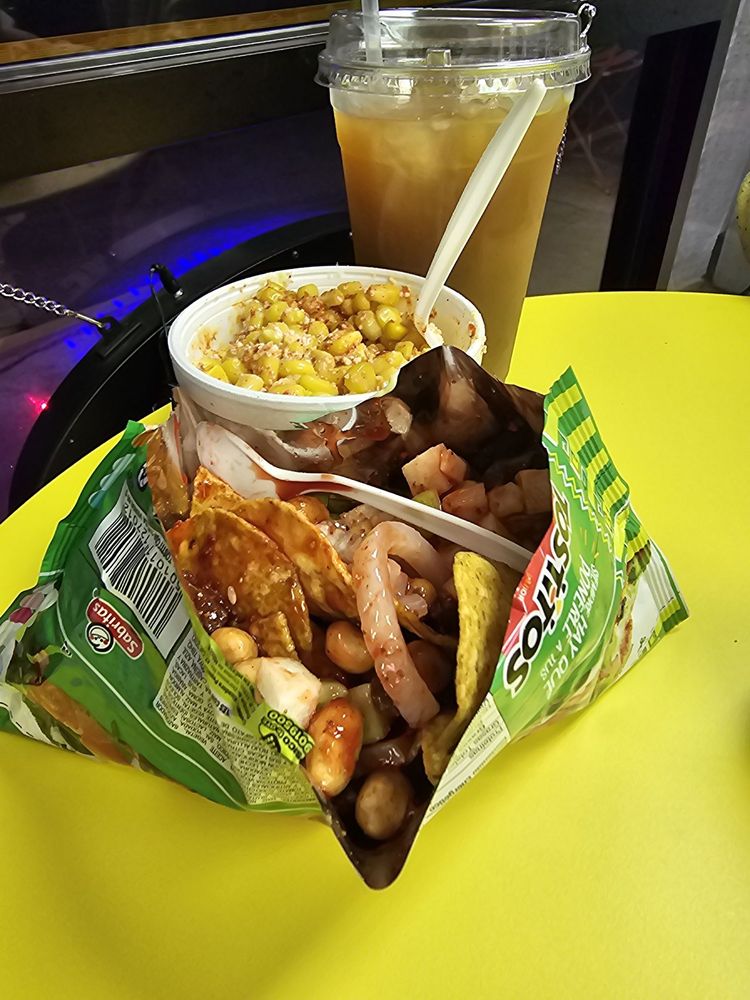 HOLA LOLA Updated August 2024 35 Photos 6105 Denton Hwy, Haltom