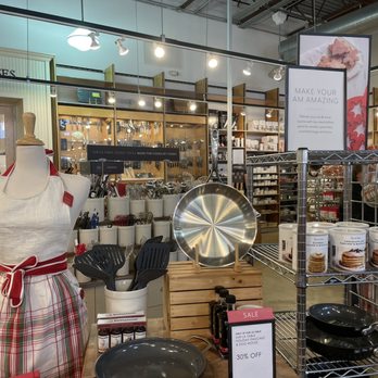 Sur La Table - Kitchen Supplies Near Me - Cincinnati, Ohio