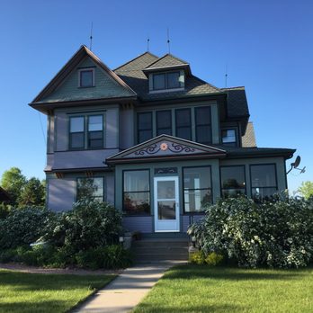 Steever House Bed & Breakfast - Bed & Breakfast Near Me - Lennox, South Dakota Steever House Bed & Breakfast - Bed & Breakfast Near Me - Lennox, South Dakota