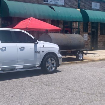 Fielding Bros BBQ, LLC - Entrance behind the grill - Barbeque Near Me - Augusta, Georgia