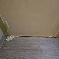 Stayable Jacksonville West - They are conjoined rooms and tapped the underneath of the door. Also full of cat and dog pee.