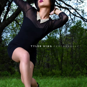 Tyler King Photography - On-Location Fashion Photoshoot - Session Photography Near Me Tyler King Photography - On-Location Fashion Photoshoot - Session Photography Near Me