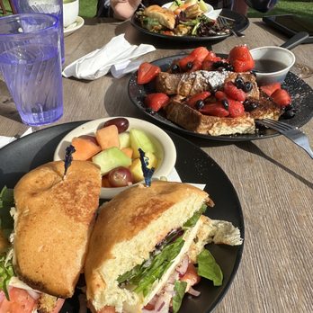 Empire Cafe - Portabella and Not Fried Chicken - Breakfast & Brunch Near Me - Houston, Texas