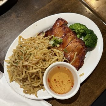 Irving Perilla - Five Spices Chicken Garlic Noodle - Vietnamese Near Me - San Francisco, California Irving Perilla - Five Spices Chicken Garlic Noodle - Vietnamese Near Me - San Francisco, California